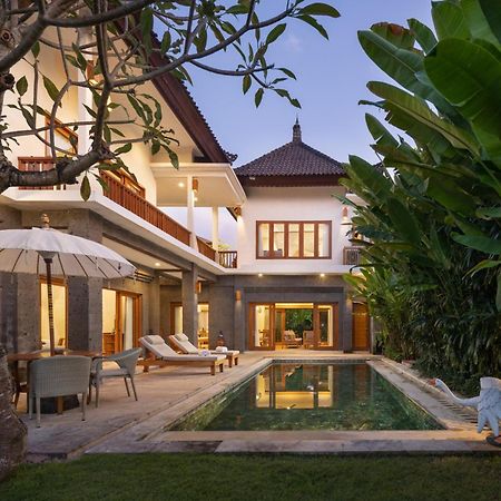 Desa Swan Villas & Spa, Keramas Exteriér fotografie
